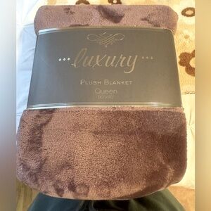 Luxury Plush Queen Size Blanket